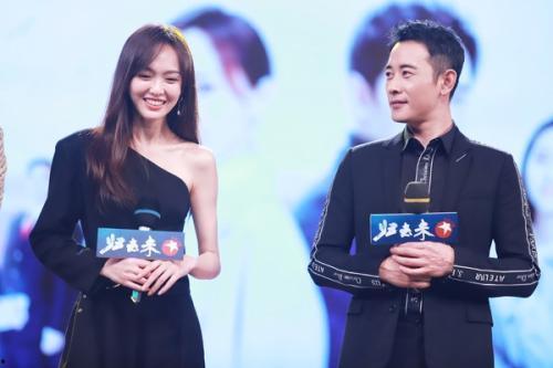 全娱乐圈带凳子吃瓜,带凳子吃瓜,揭秘明星幕后故事